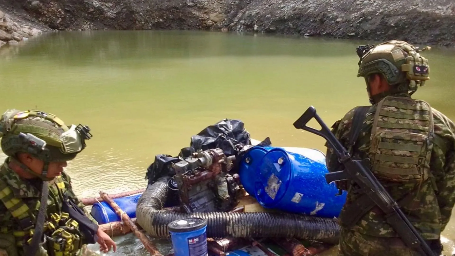 Destruyen gigantesca mina ilegal del Clan del Golfo en Ituango que producía $795 millones al mes 3 Destruyen gigantesca mina ilegal del Clan del Golfo en Ituango que producía $795 millones al mes