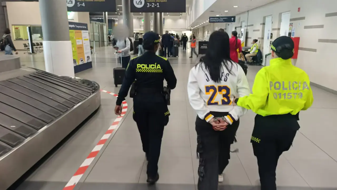 Cayó alias ‘Peli Roja’: señalan a la mujer que movía drogas y armas de Los Espartanos hacia Chile
