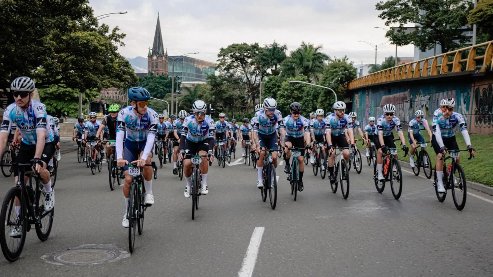 ¡A correr y pedalear! Cerca de 6.000 atletas de 12 países se tomarán las calles en la histórica Ruta Medellín 2026 6 ¡A correr y pedalear! Cerca de 6.000 atletas de 12 países se tomarán las calles en la histórica Ruta Medellín 2026
