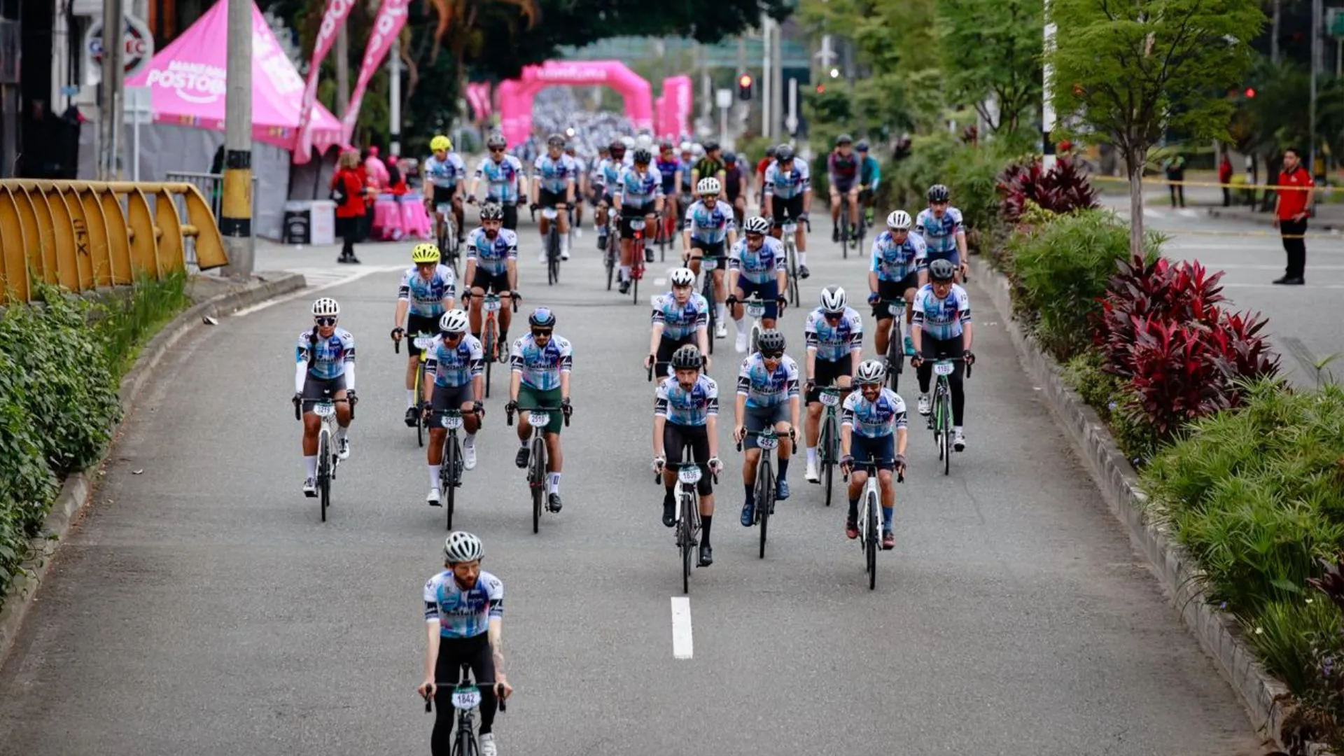¡A correr y pedalear! Cerca de 6.000 atletas de 12 países se tomarán las calles en la histórica Ruta Medellín 2026 4 ¡A correr y pedalear! Cerca de 6.000 atletas de 12 países se tomarán las calles en la histórica Ruta Medellín 2026