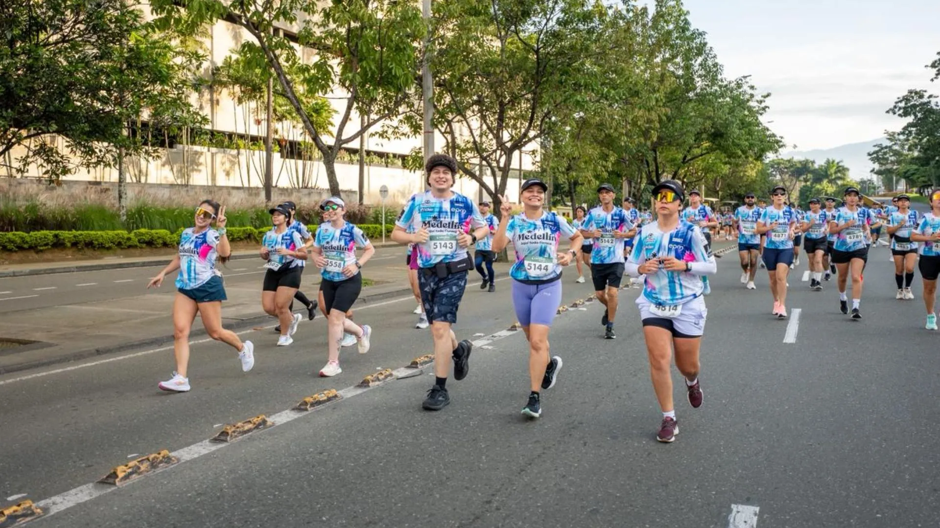 ¡A correr y pedalear! Cerca de 6.000 atletas de 12 países se tomarán las calles en la histórica Ruta Medellín 2026 2 ¡A correr y pedalear! Cerca de 6.000 atletas de 12 países se tomarán las calles en la histórica Ruta Medellín 2026