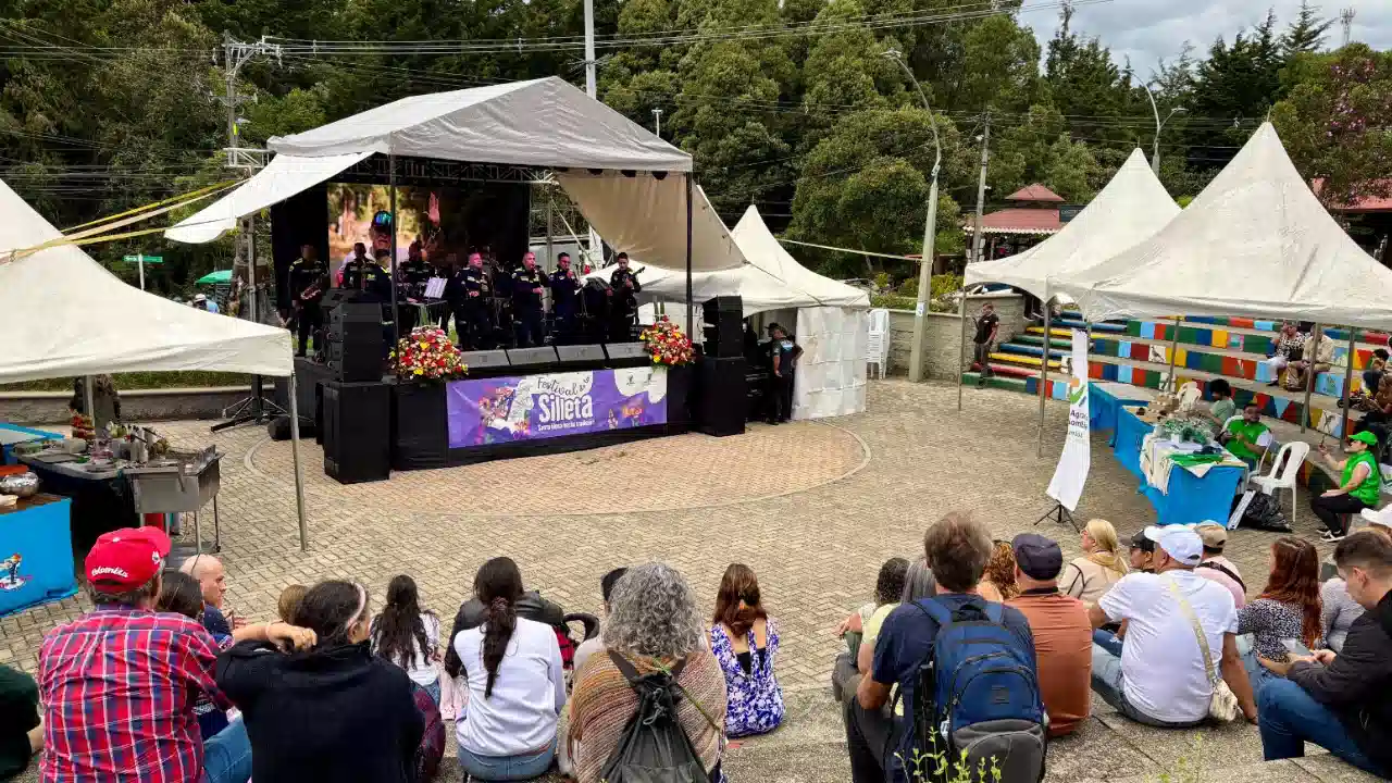 ¡Planazo en Santa Elena! Silleteros se toman el corregimiento este sábado con flores, música y un homenaje a las mamás 5 ¡Planazo en Santa Elena! Silleteros se toman el corregimiento este sábado con flores, música y un homenaje a las mamás