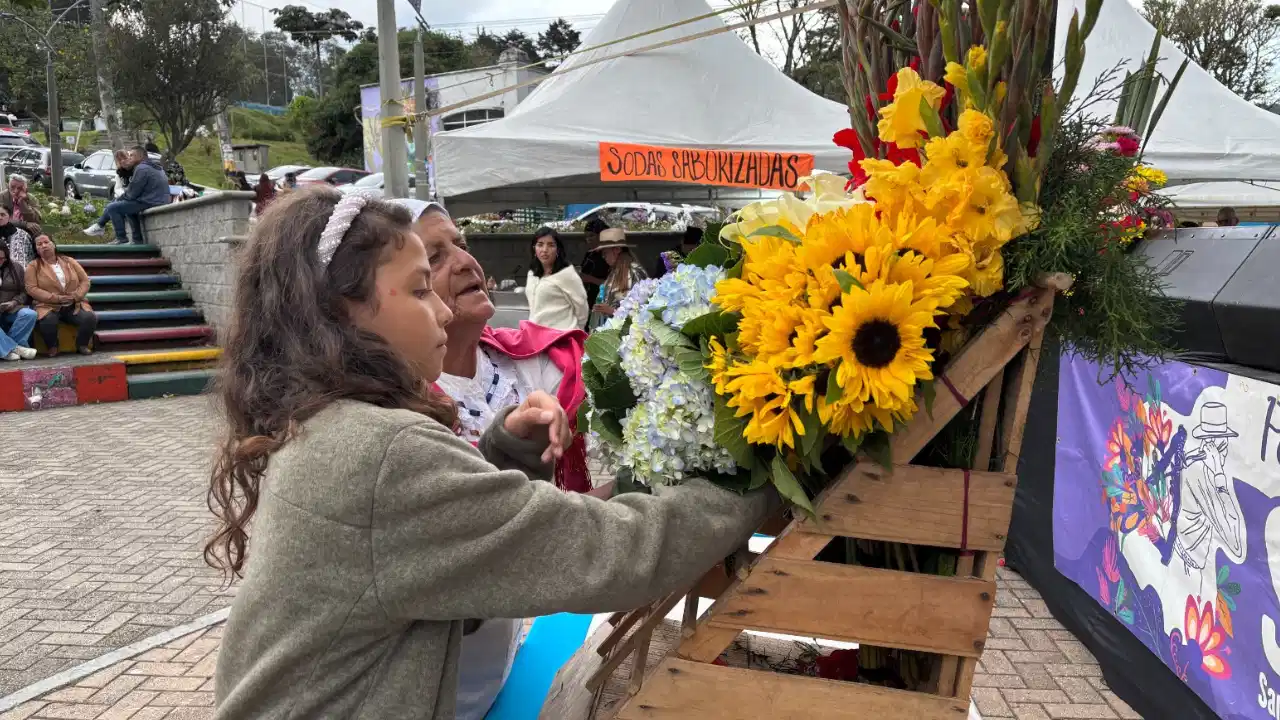 ¡Planazo en Santa Elena! Silleteros se toman el corregimiento este sábado con flores, música y un homenaje a las mamás 2 ¡Planazo en Santa Elena! Silleteros se toman el corregimiento este sábado con flores, música y un homenaje a las mamás