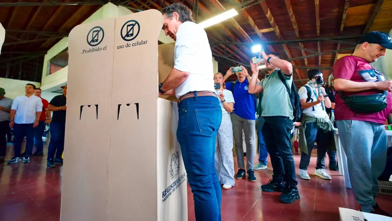 «Voté por mis hijos»: Fico Gutiérrez ejerce su derecho al voto y da reporte de masiva asistencia