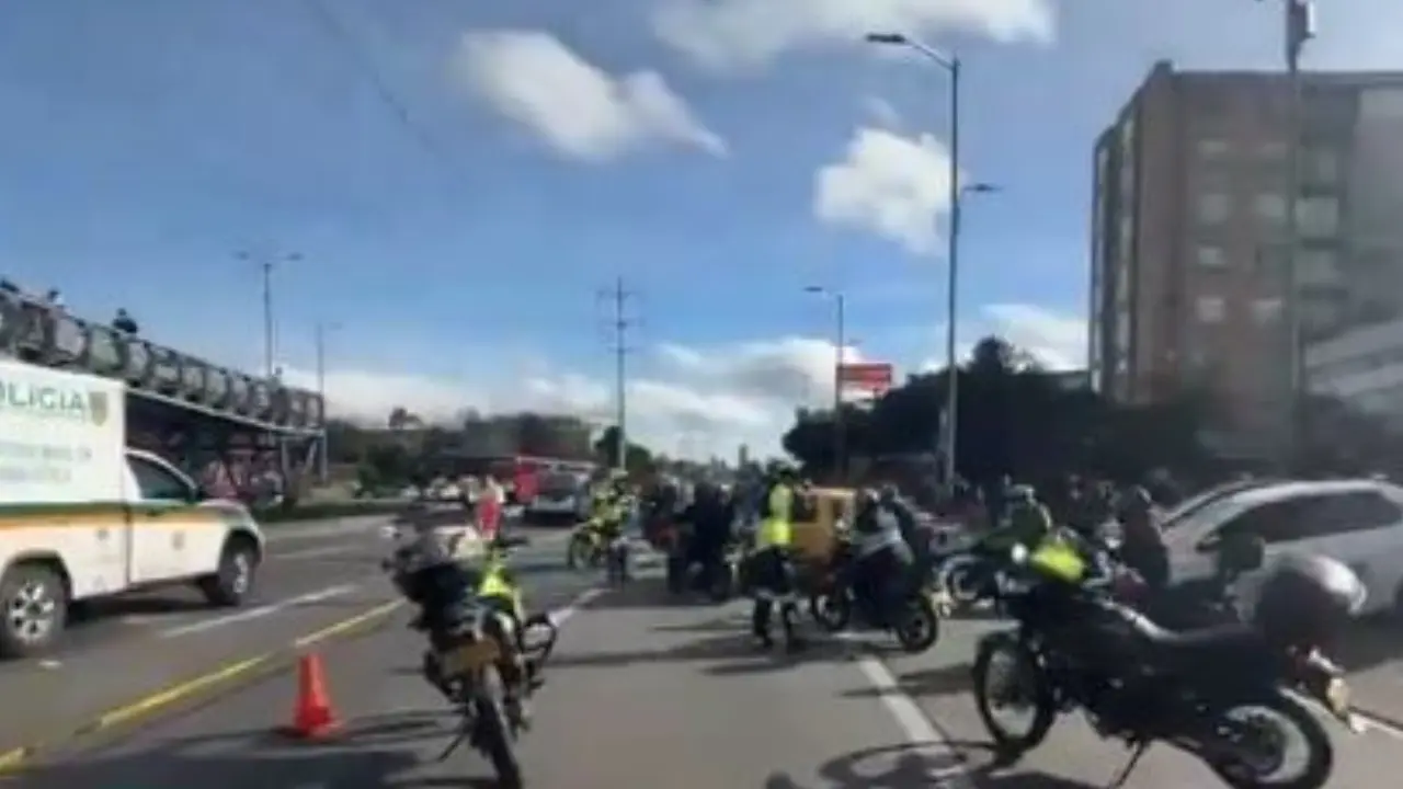 Fatal accidente en la NQS dejó un muerto y colapsó la movilidad en Bogotá