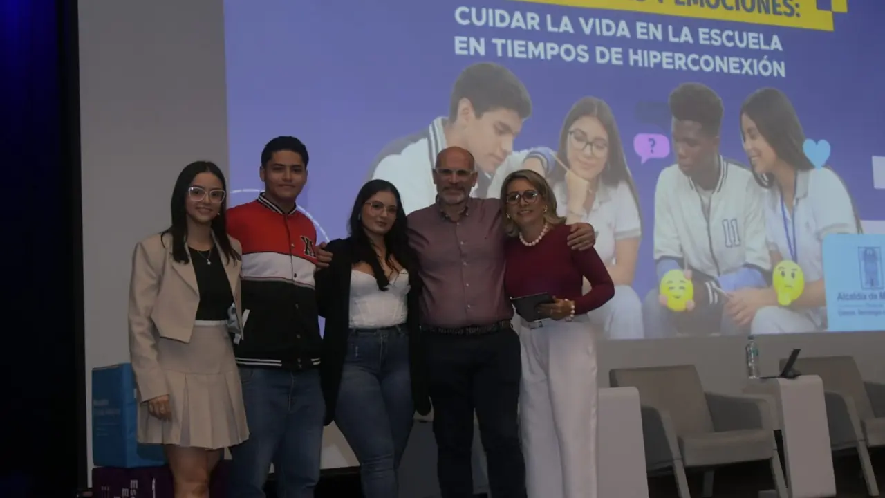 Medellín fortalece acciones contra la violencia digital en instituciones educativas 1 Medellín fortalece acciones contra la violencia digital en instituciones educativas