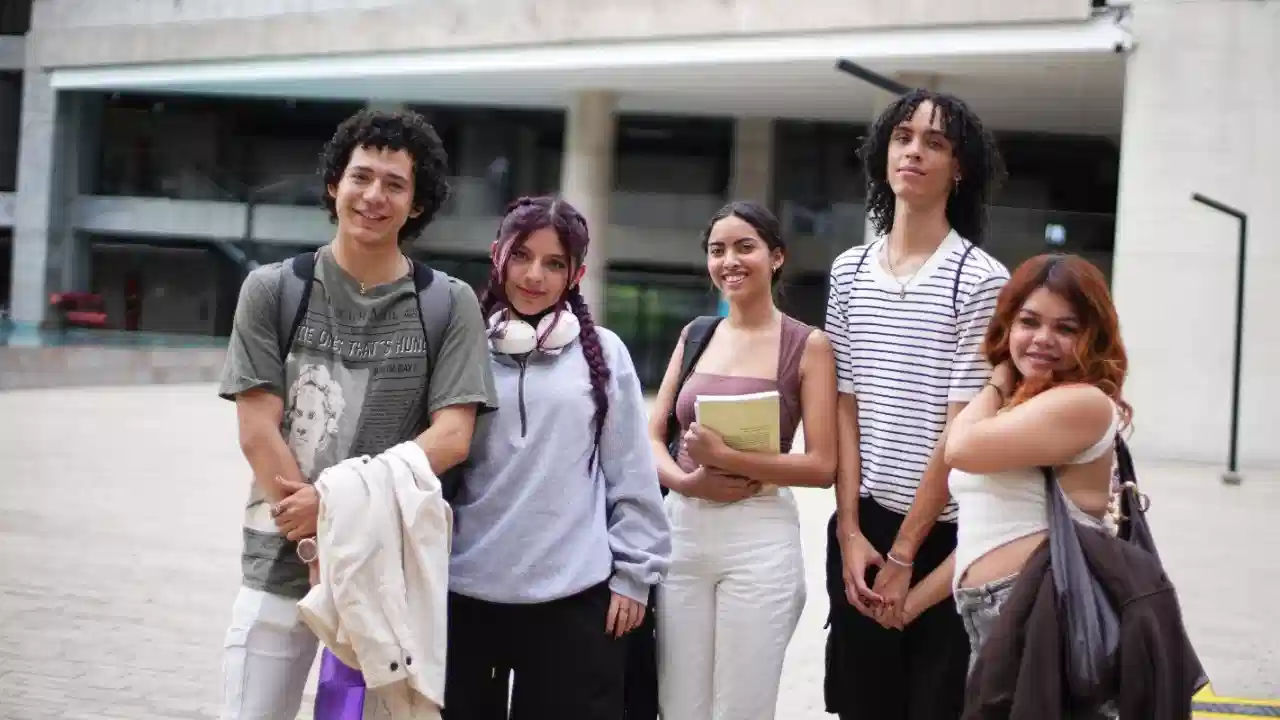 ¡Aproveche! Fico Gutiérrez anunció 1.300 becas para pregrados, maestrías y posgrados 4 ¡Aproveche! Fico Gutiérrez anunció 1.300 becas para pregrados, maestrías y posgrados