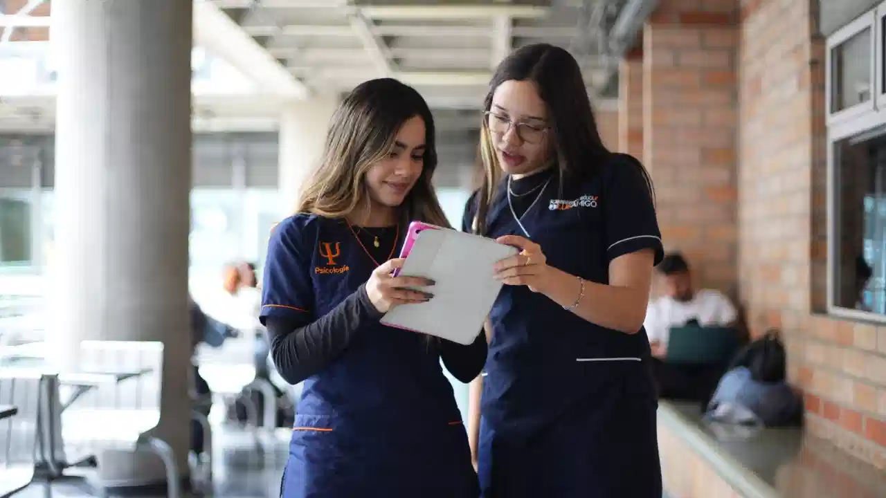 ¡Aproveche! Fico Gutiérrez anunció 1.300 becas para pregrados, maestrías y posgrados