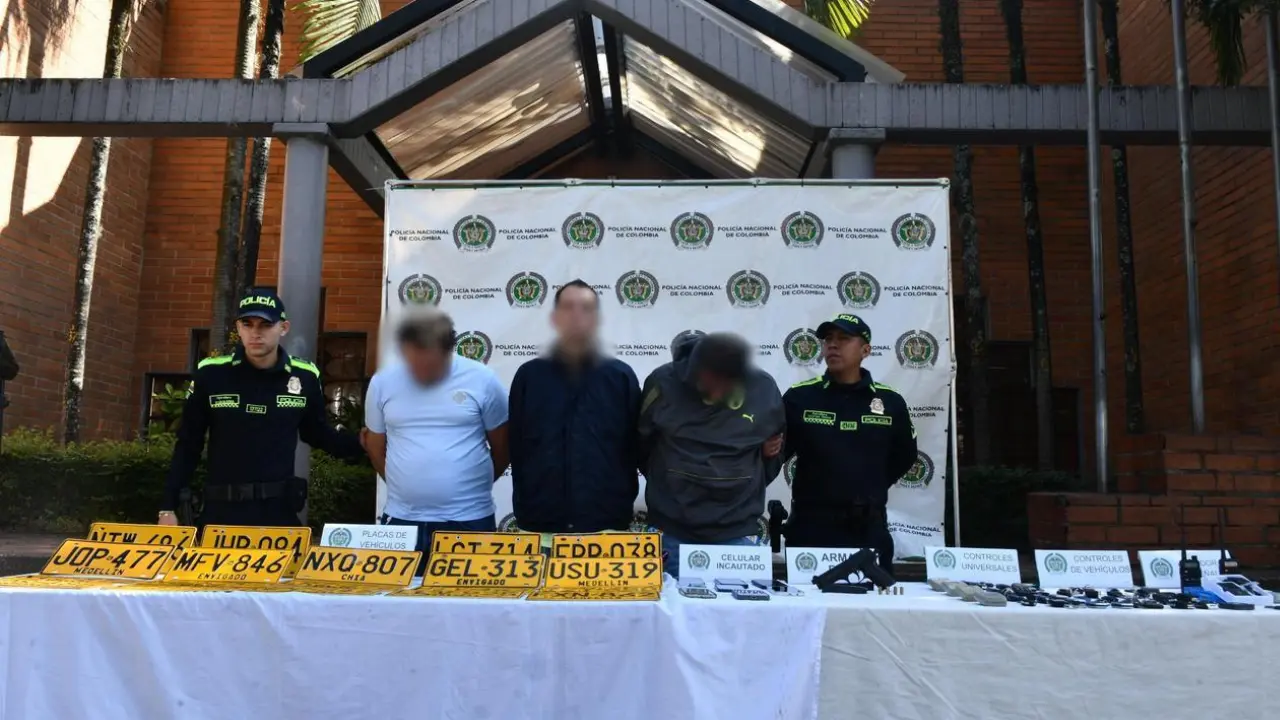 Capturan en Medellín a integrantes de 'Los Lisos', banda dedicada al robo de carros de lujo
