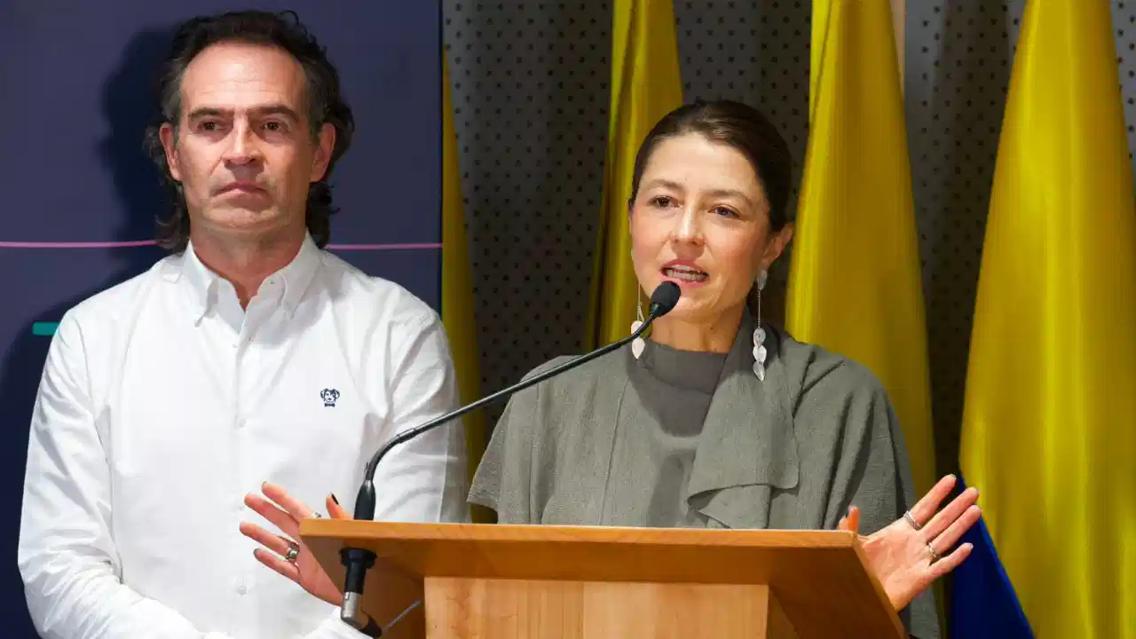'Con la correa no se educa': Medellín lanza campaña contra el maltrato en los hogares 1 'Con la correa no se educa': Medellín lanza campaña contra el maltrato en los hogares