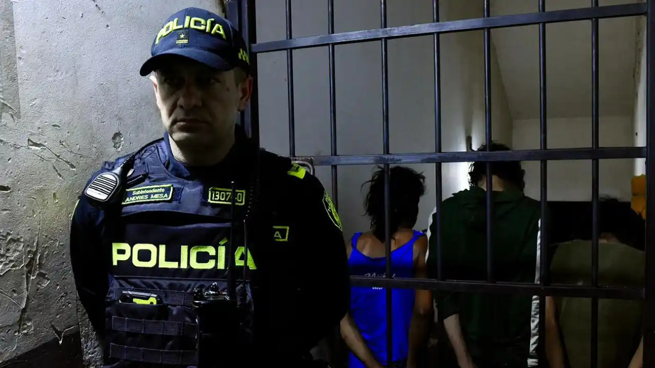 Metieron un cuerpo en una nevera y los pillaron por cámaras: capturados por participar en homicidios 3 Metieron un cuerpo en una nevera y los pillaron por cámaras: capturados por participar en presuntos homicidios