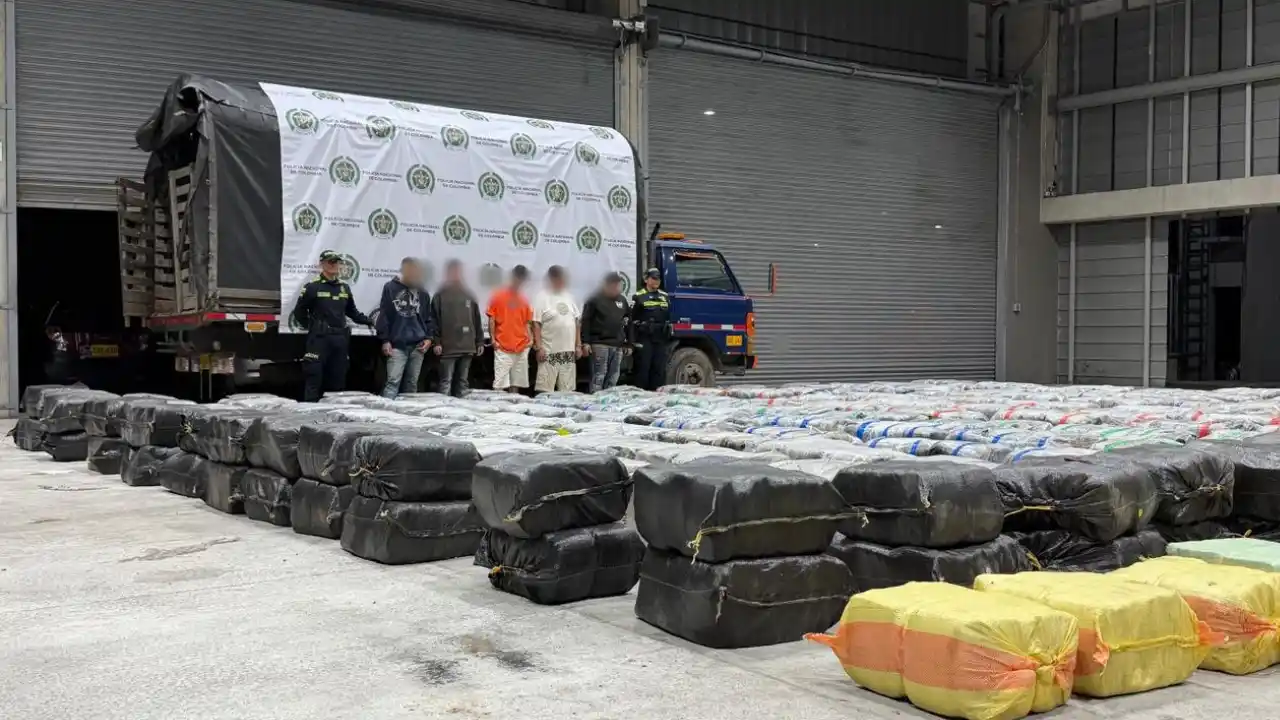 Cayeron con 5 toneladas de marihuana en Medellín: duro golpe al narcotráfico 3 Cayeron con 5 toneladas de marihuana en Medellín: duro golpe al narcotráfico