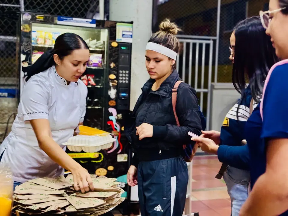 ¡Pioneros en Colombia! El ITM descentraliza su restaurante universitario y lleva raciones a los barrios de Medellín 1 itm5