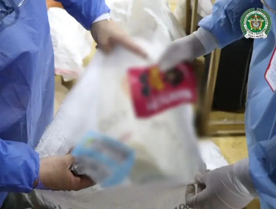 ¡Les dañaron «el negocio»! Incautan más de 213 mil productos médicos y alimentos fraudulentos en Bogotá 3 medica1