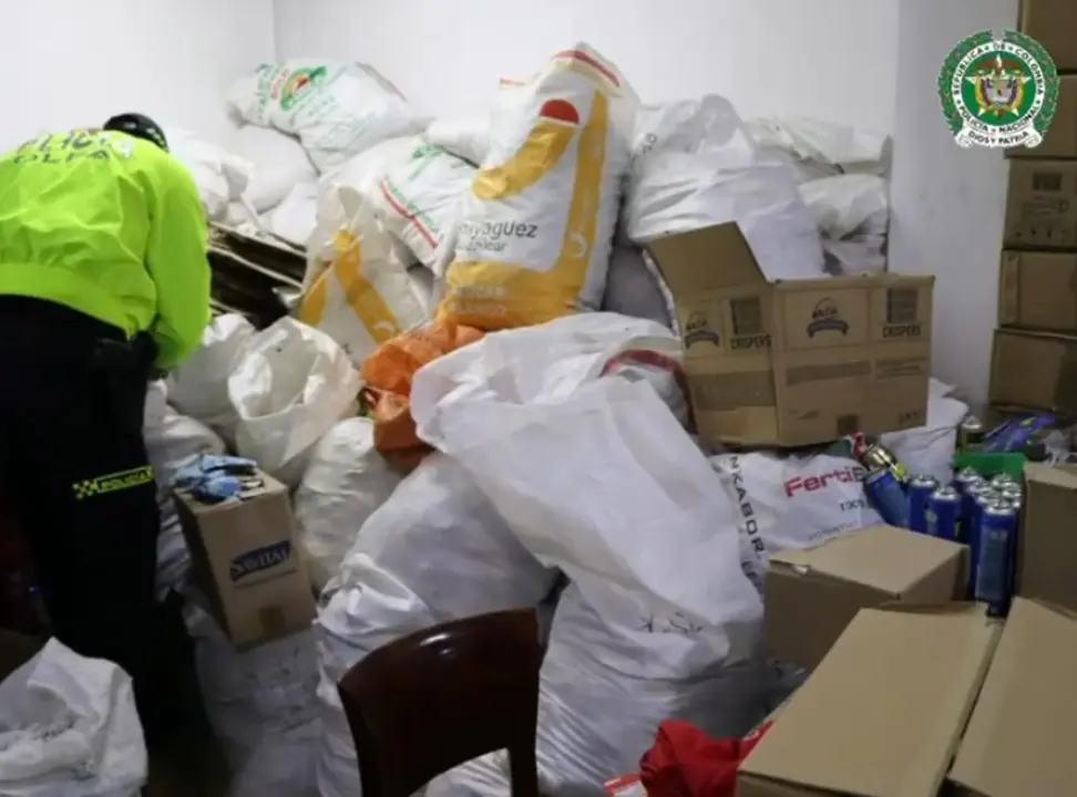 ¡Les dañaron «el negocio»! Incautan más de 213 mil productos médicos y alimentos fraudulentos en Bogotá 2 medica2