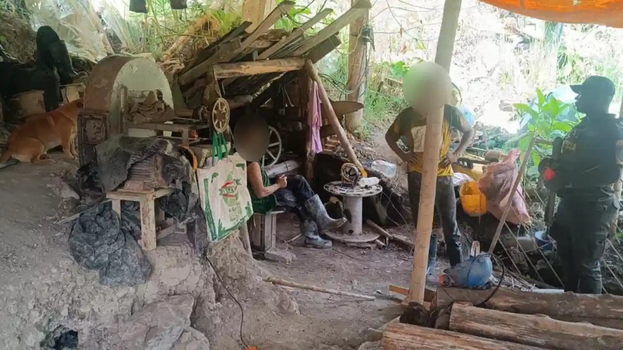 Policía desmantela foco de minería ilegal en Fredonia: más de 20 capturados 2 Policía desmantela foco de minería ilegal en Fredonia: más de 20 capturados