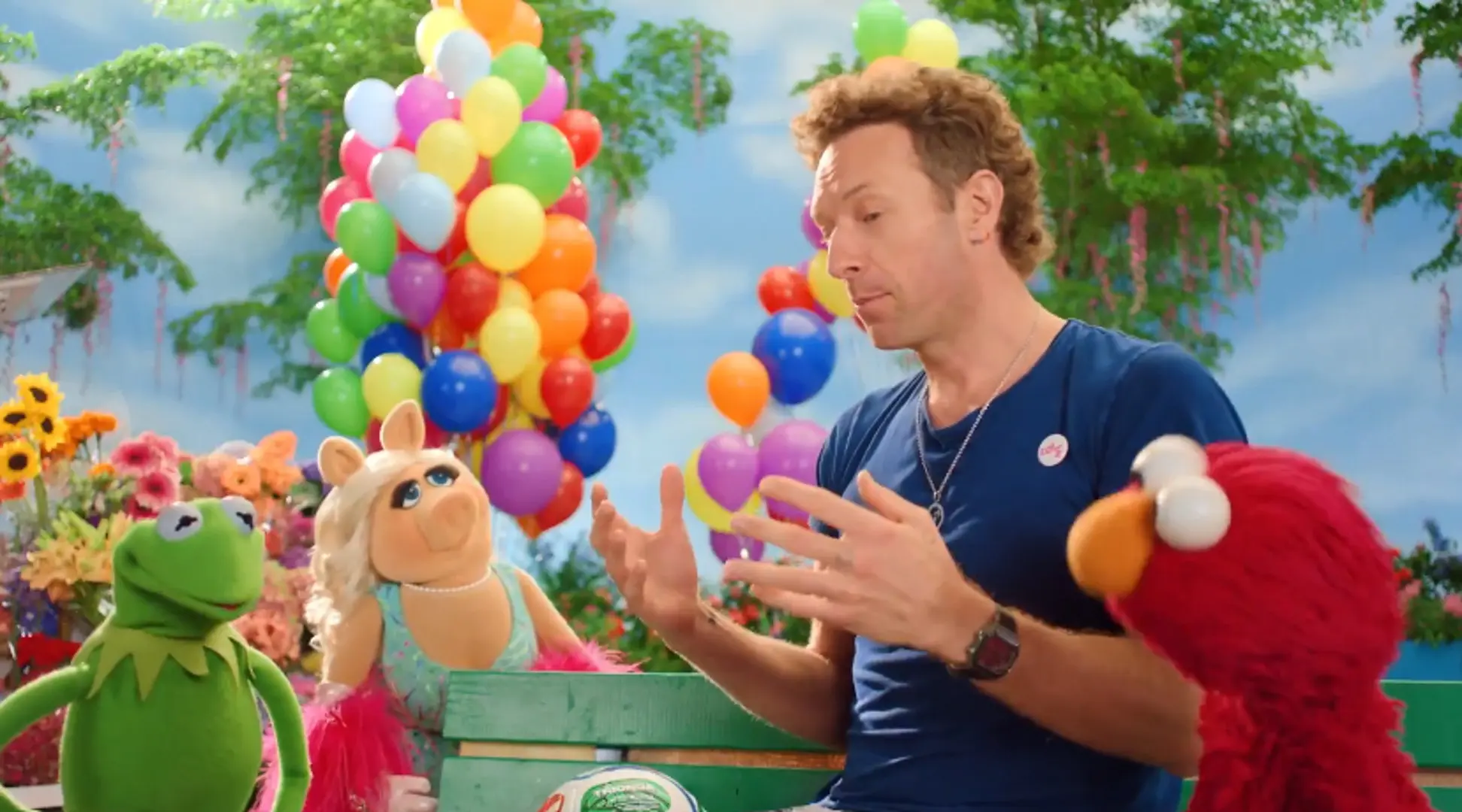 ¡Con Los Muppetss! Así anuncio Chris Martin el cartel de lujo para la final del Mundial 3 mundial2