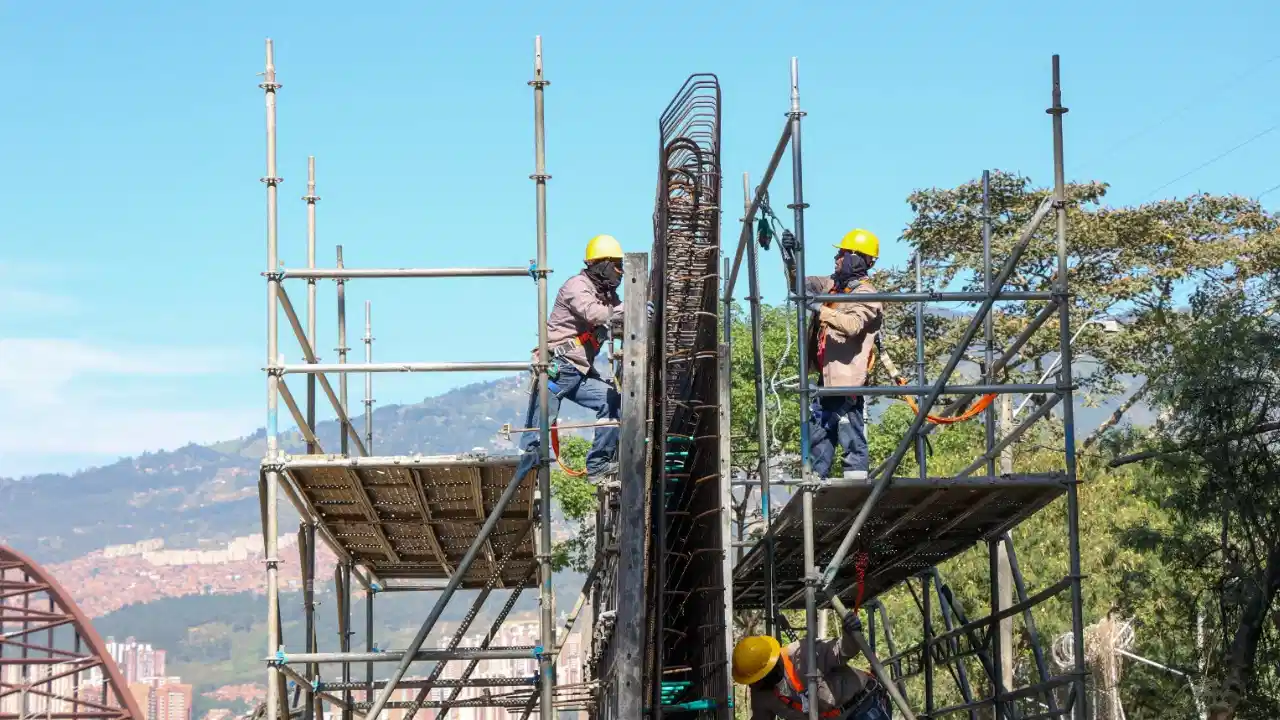 Alcaldes revisaron el avance del 8,11% en las obras del Intercambio Vial de La Seca 3 Alcaldes revisaron el avance del 8,11% en las obras del Intercambio Vial de La Seca