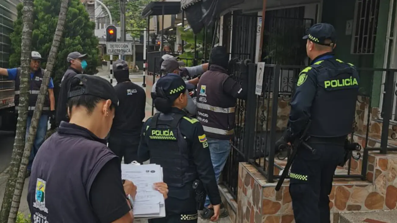 ¡Les cayó el desalojo! Autoridades aclararon operativo con el uso de pasamontañas en Bello 2 ¡Les cayó el desalojo! Autoridades aclararon operativo con el uso de pasamontañas en Bello