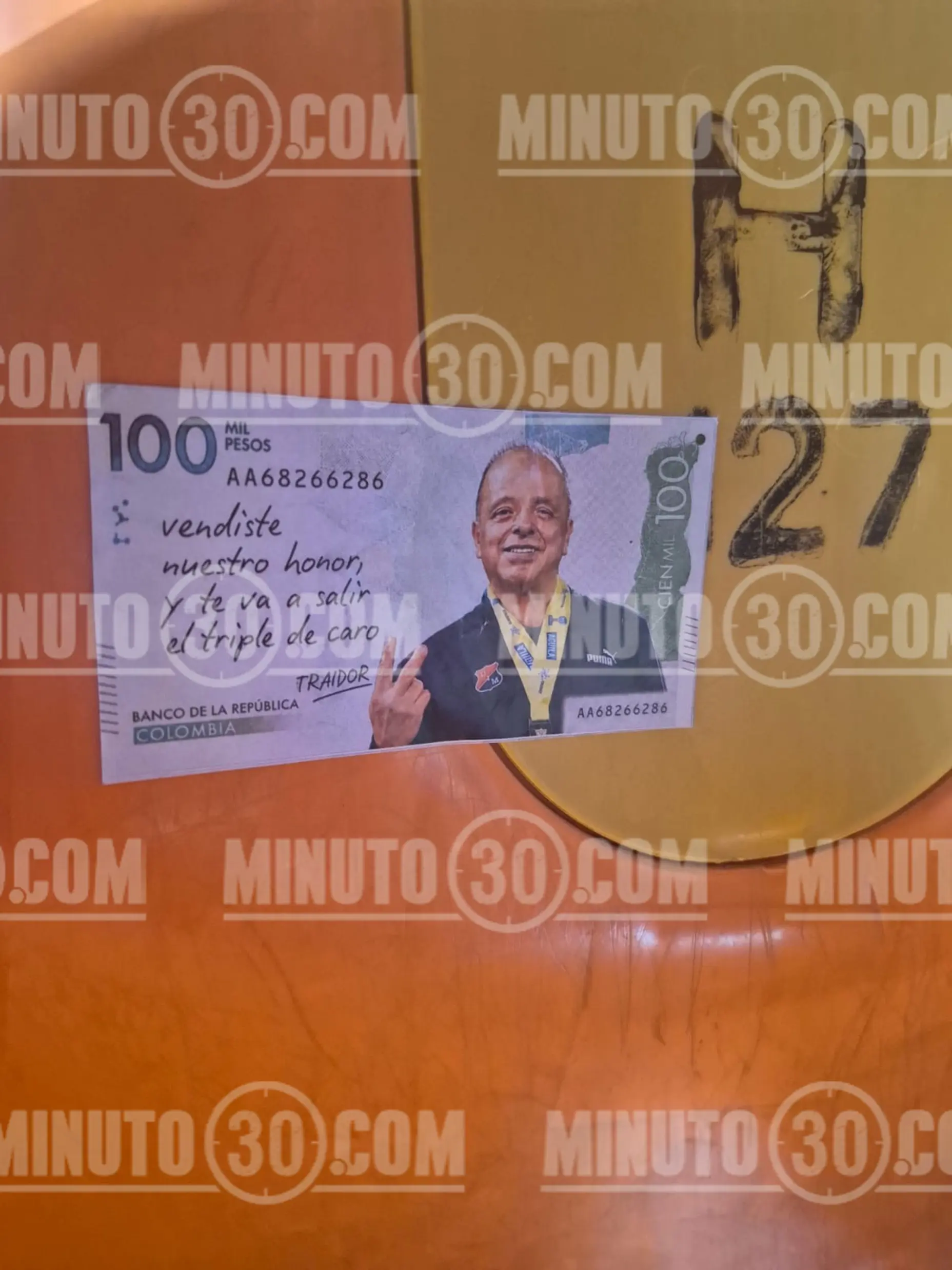 Disturbios a las afueras del Atanasio: Los hinchas poderosos se enfrentaron con la policía 2 Billetes alterados, con la cara de Raul Giraldo, circularon en el Atanasio