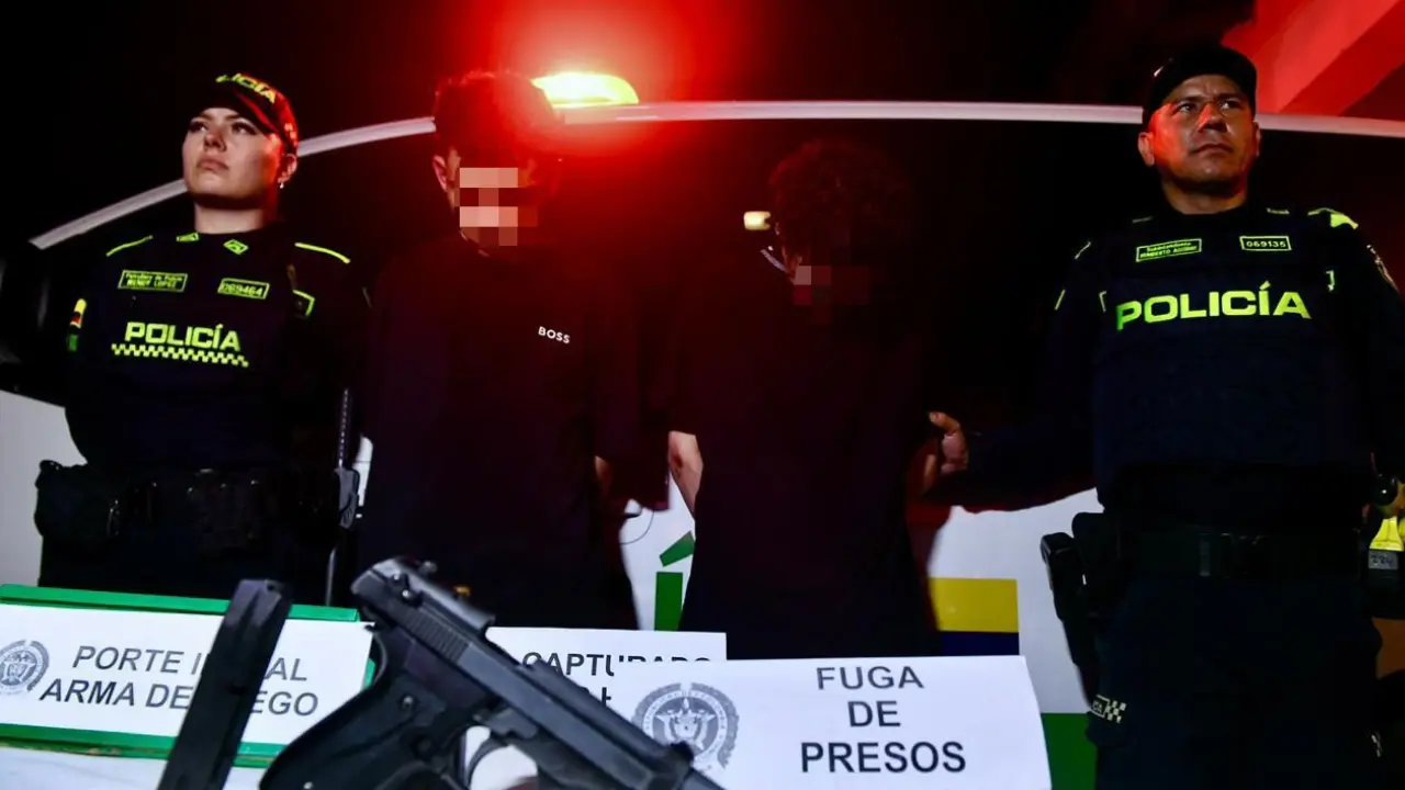 Robaron cadena y manilla de oro, pero terminaron capturados en plena persecución 3 Robaron cadena y manilla de oro, pero terminaron capturados en plena persecución