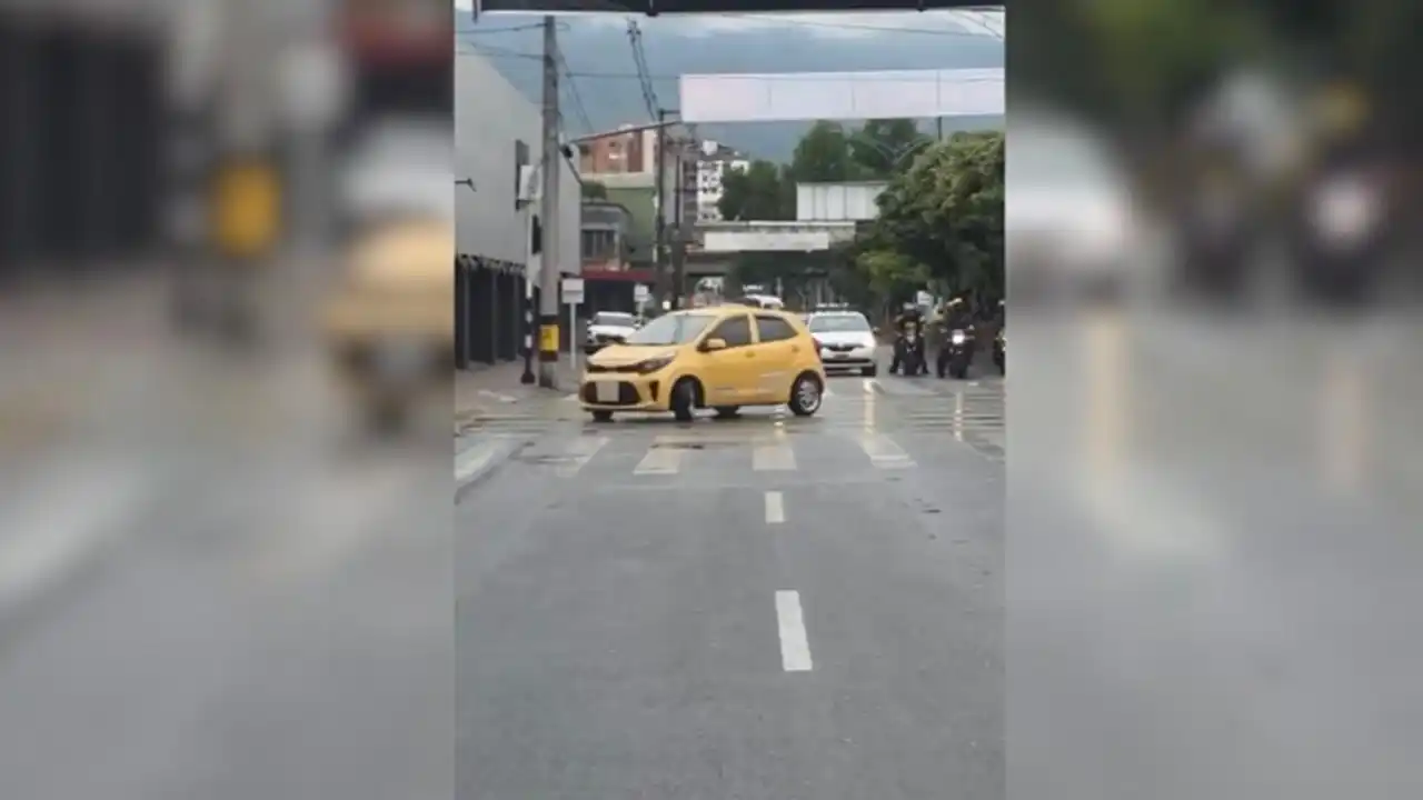 Se voló, armó caos y terminó capturado: taxista desató persecución en Medellín