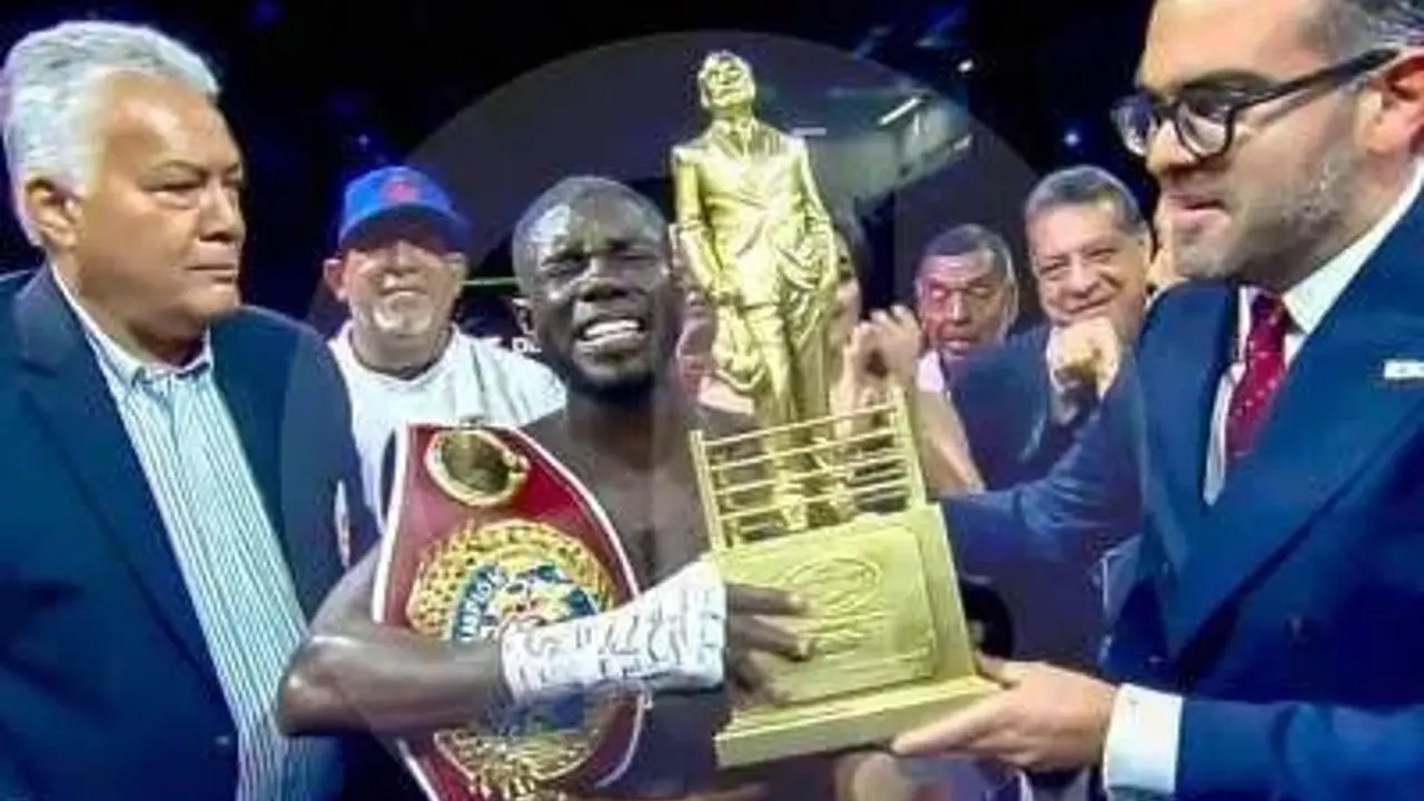 yubergen martinez campeon latino mosca omb