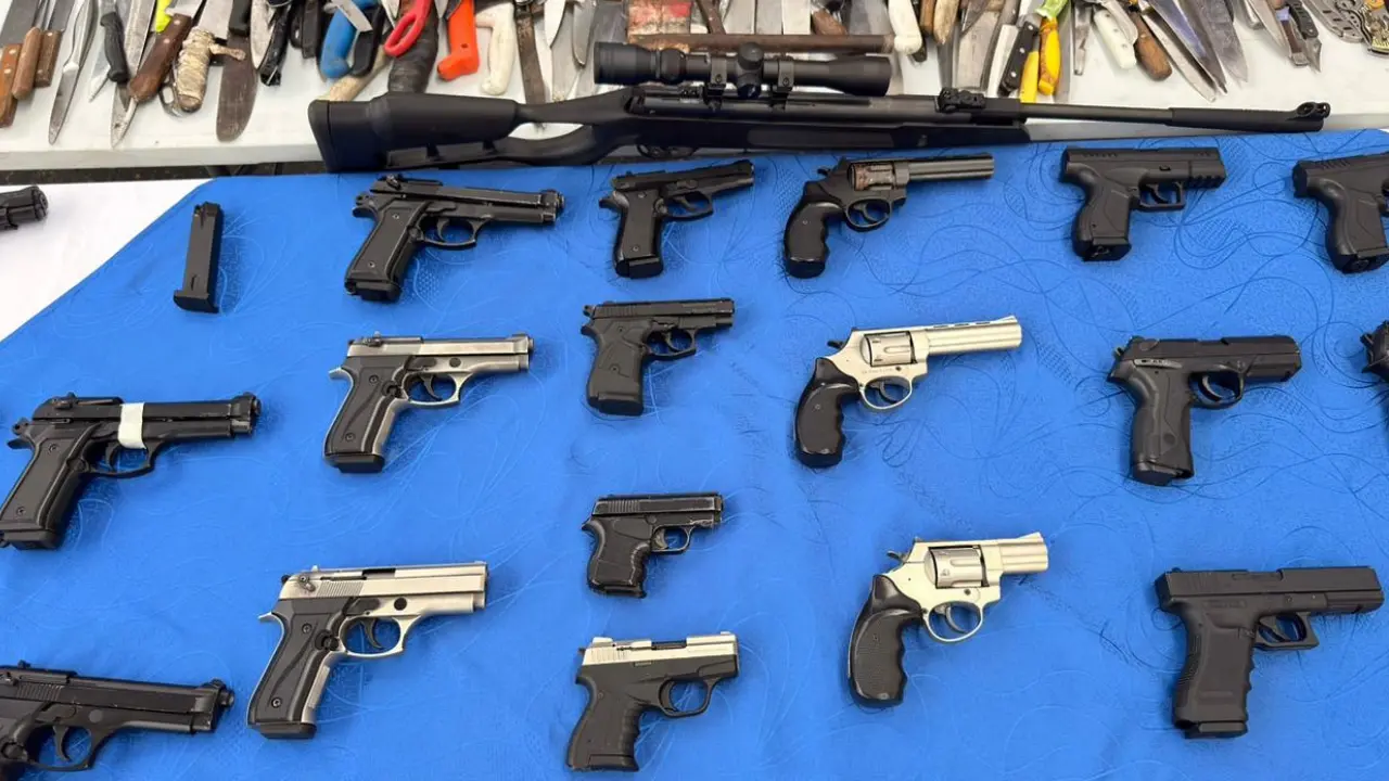¡Fuera de las calles! Destruyen 472 armas incautadas en operativos en Medellín 5 ¡Fuera de las calles! Destruyen 472 armas incautadas en operativos en Medellín