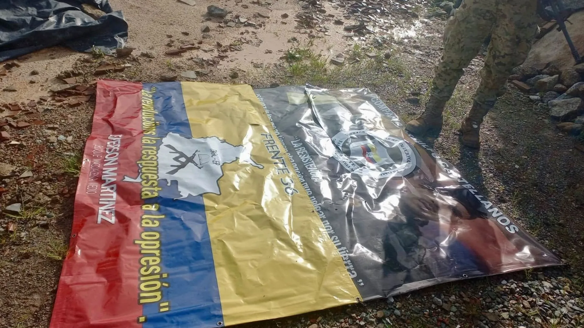 ¡Alerta en Angostura! Retiran banderas de las disidencias en medio de denuncias por constreñimiento electoral 2 ¡Alerta en Angostura! Retiran banderas de las disidencias en medio de denuncias por constreñimiento electoral