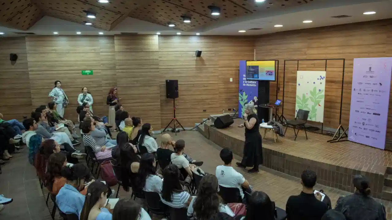 ¿Quieres ser parte del Festival del Libro? Medellín abrió seis convocatorias para la edición 2026