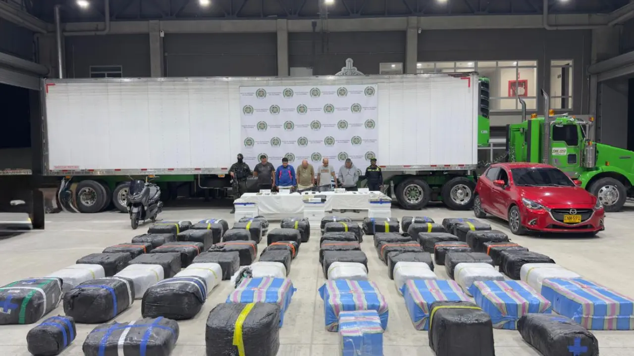 Cayeron con casi dos toneladas de marihuana que iban a inundar las plazas de Barrio Antioquia y El Poblado 2 Cayeron con casi dos toneladas de marihuana cripa que iban a inundar las plazas de Barrio Antioquia y El Poblado