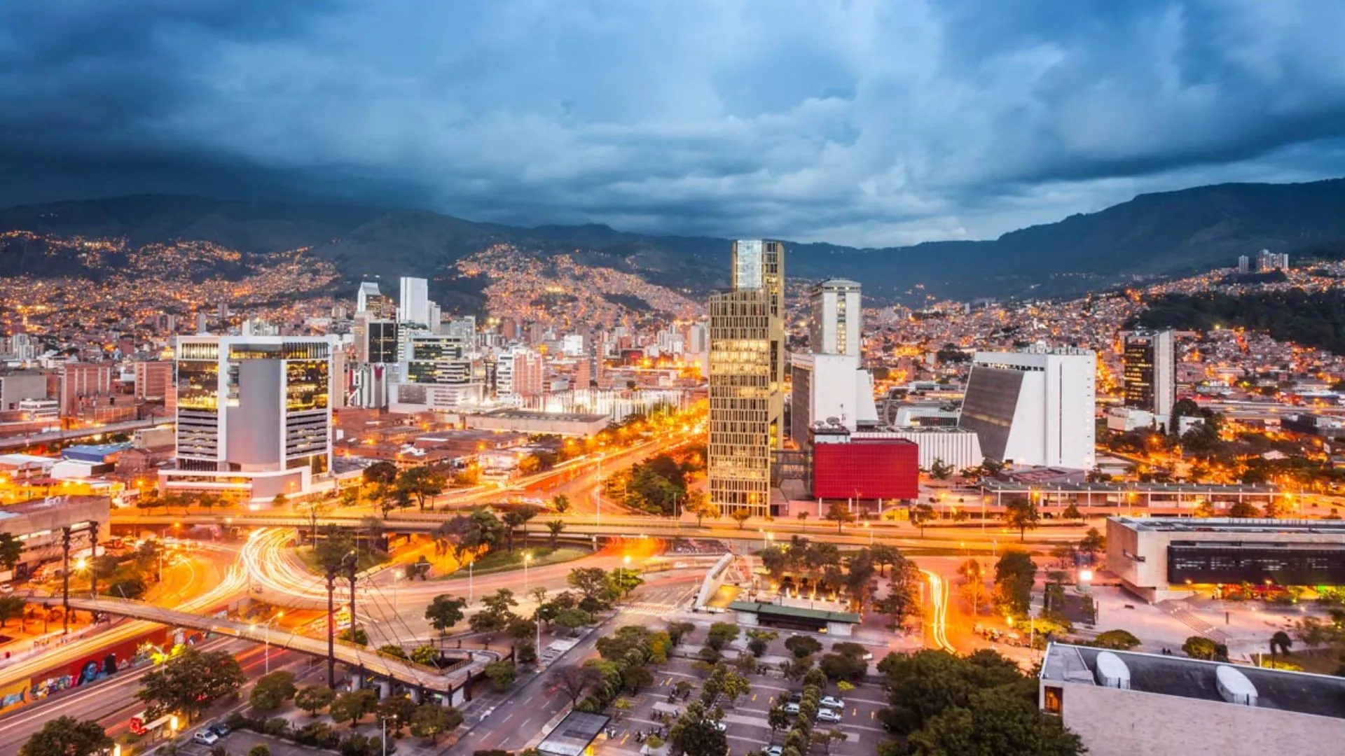 Más de 500 bienes públicos ocupados irregularmente generan preocupación en Medellín