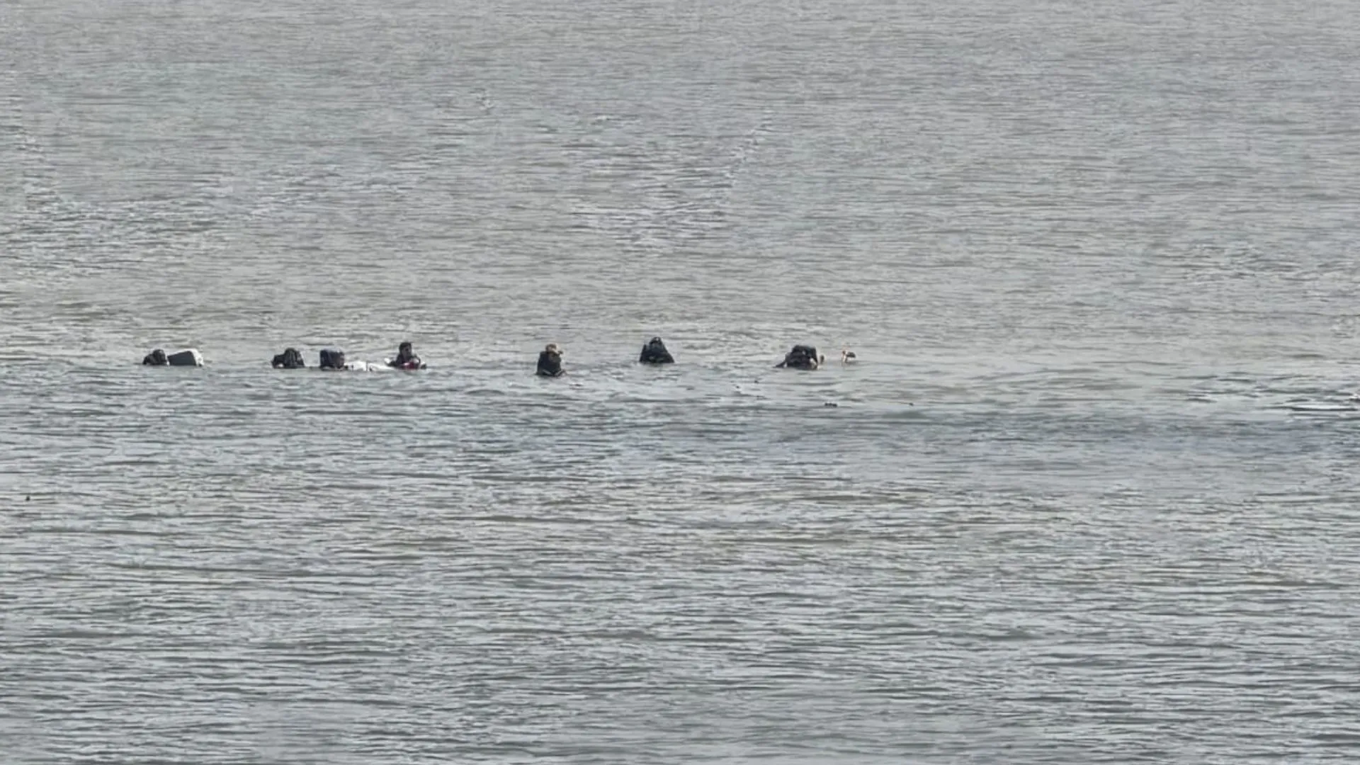 ¡Iban en una embarcación sin permisos! Diez personas fueron rescatadas tras naufragio en el Golfo de Urabá 2 ¡Iban en una embarcación sin permisos! Diez personas fueron rescatadas tras naufragio en el Golfo de Urabá