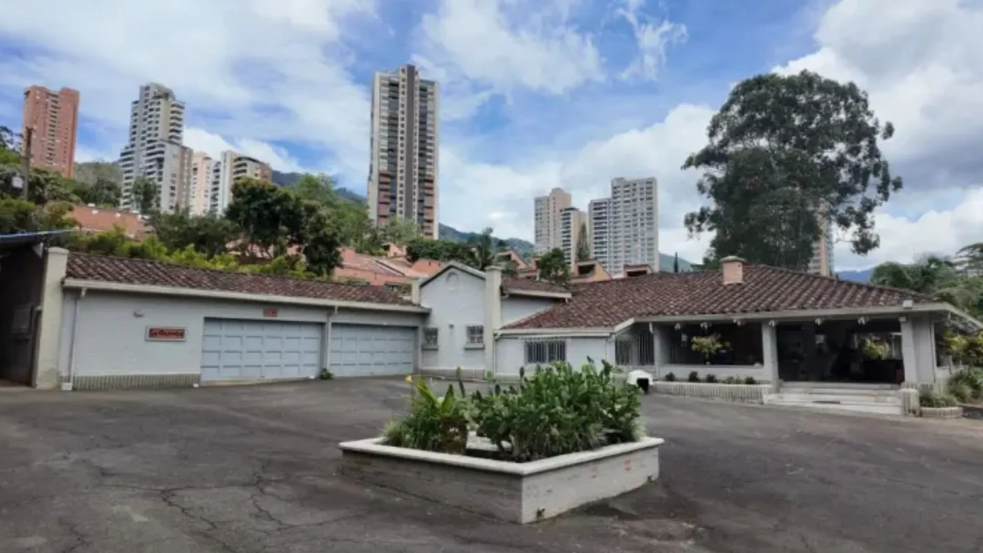 ¡Adiós al legado del narco! Lujosa mansión del Cartel de Medellín en El Poblado ahora será del Gaula