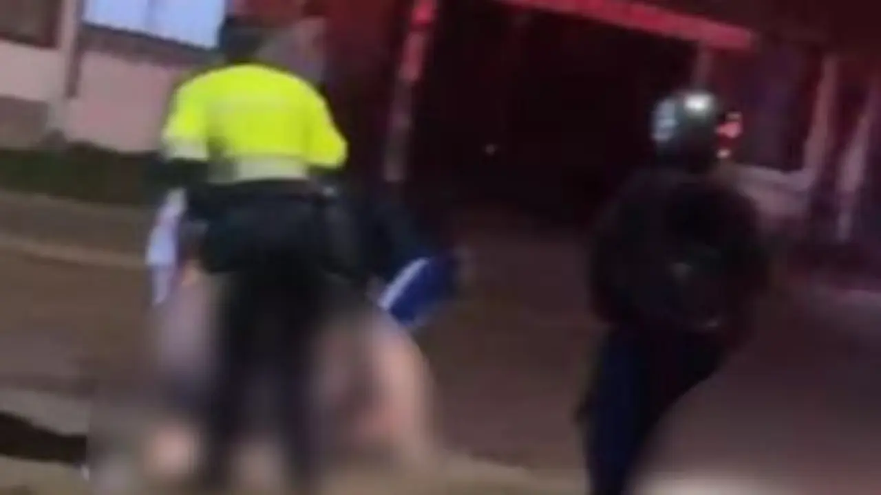 Totazo de moto contra una palmera dejó un joven sin vida y otro luchando en la UCI en La Ceja