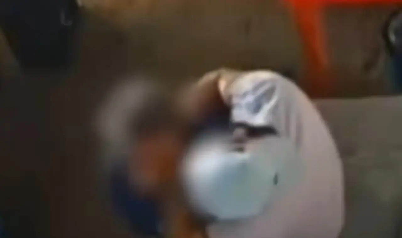 Indignación en Sibaté: Buscan a hombre captado en video agrediendo a su hijastra de cuatro años 2 agresion nina1
