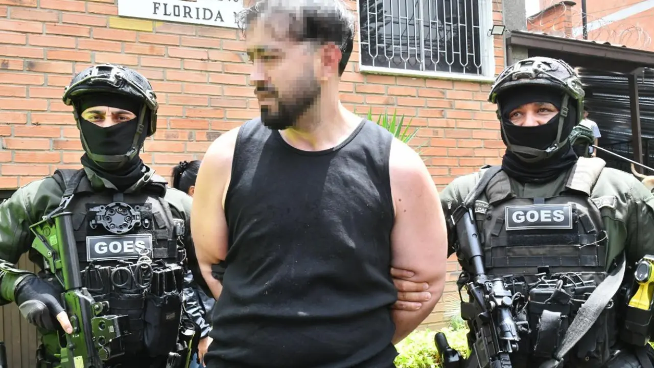 Cayó en Medellín alias ‘El Capo’: lo señalan de enviar armas desde EE.UU. para fortalecer bandas criminales 3 Cayó en Medellín alias ‘El Capo’: lo señalan de enviar armas desde EE.UU. para fortalecer bandas criminales