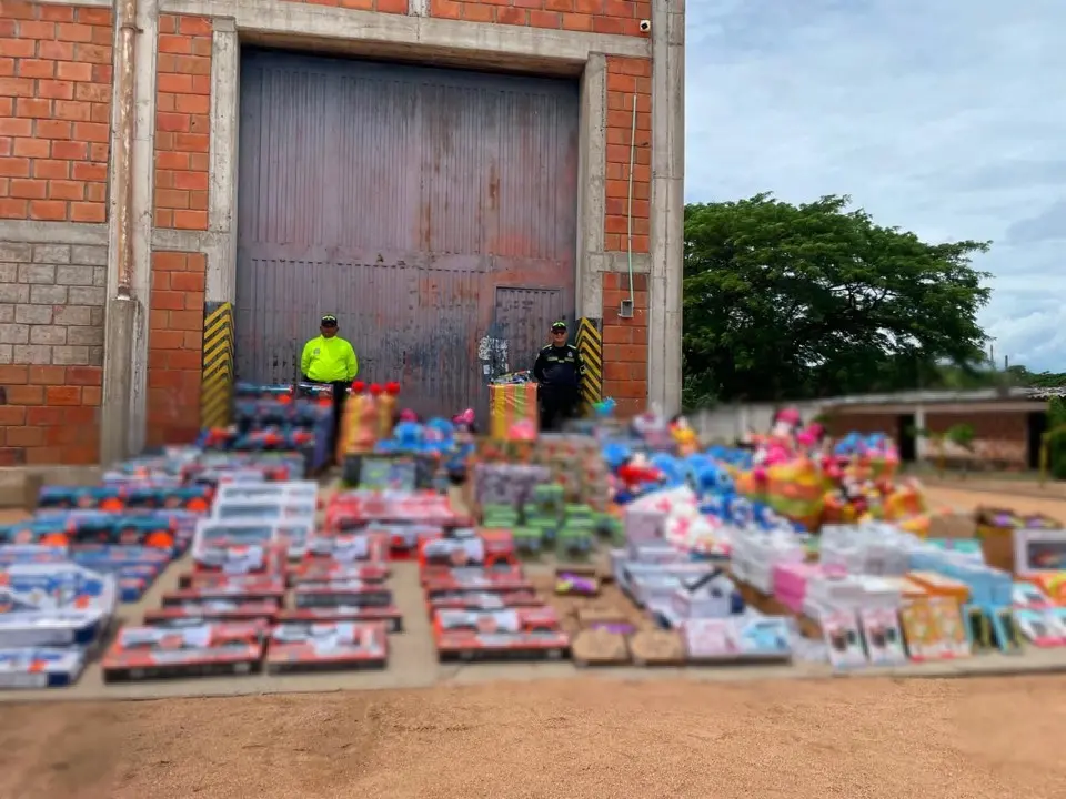 Confiscan más de dos mil juguetes de contrabando en bodega de Valledupar 1 juguetes de guerra4