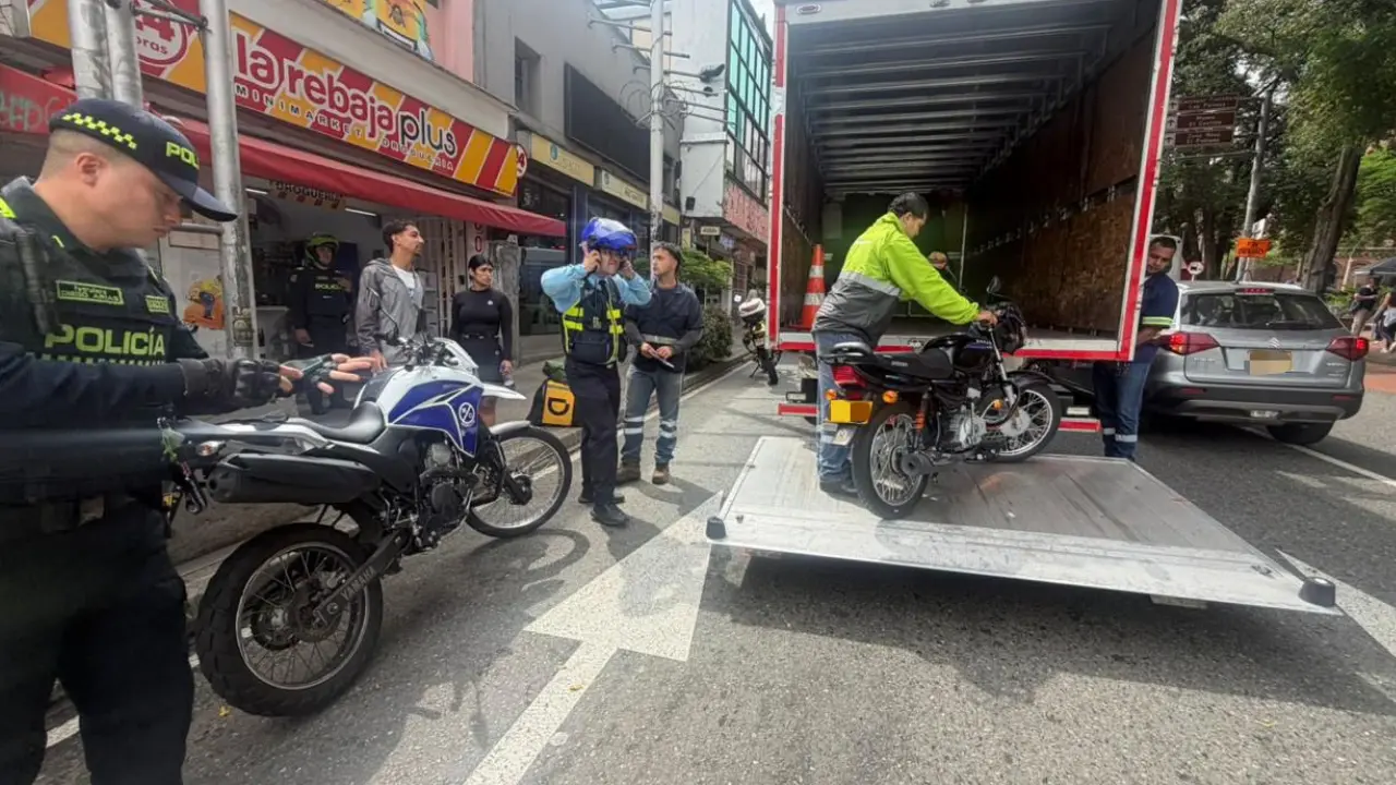 ¡No, qué machista! Detenido y multado un motociclista que atropelló a una mujer durante un conflicto de tránsito