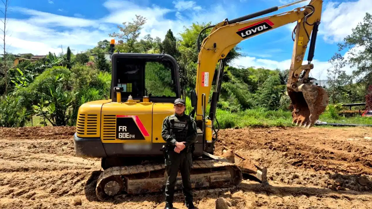 Incautan maquinaria y rescatan fauna silvestre en operativos ambientales en Antioquia 2 Incautan maquinaria y rescatan fauna silvestre en operativos ambientales en Antioquia