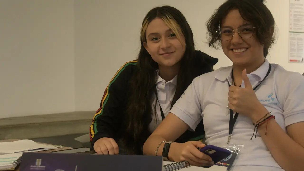 Medellín capacita a jóvenes en liderazgo mediante simulación de la ONU 1 Medellín capacita a jóvenes en liderazgo mediante simulación de la ONU