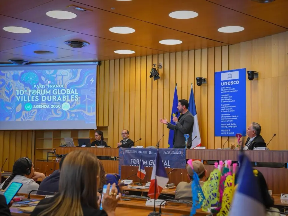 La experiencia de Sonsón llega a París: alcalde Juan Diego Zuluaga comparte modelo de trabajo comunitario en Cumbre Internacional 4 sonson en francia5