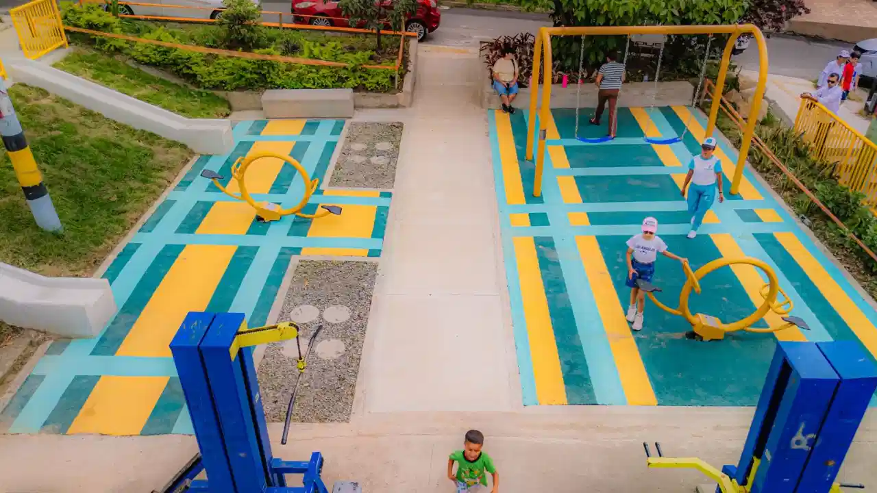 ¡Ya son 20! Medellín recuperó parques para que niños y familias vuelvan a disfrutarlos 3 ¡Ya son 20! Medellín recuperó parques para que niños y familias vuelvan a disfrutarlos