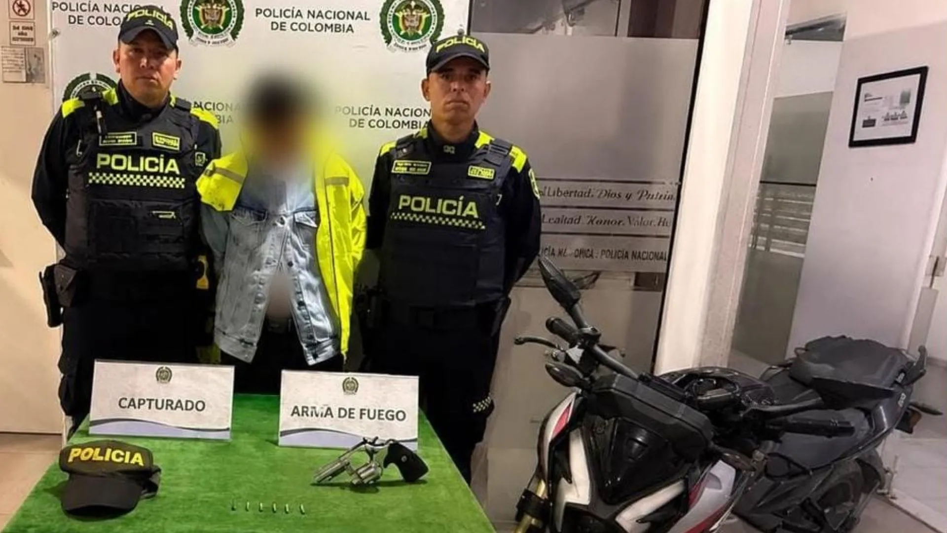 Capturan a falso policía tras persecución y balacera cerca de la Terminal Salitre en Bogotá