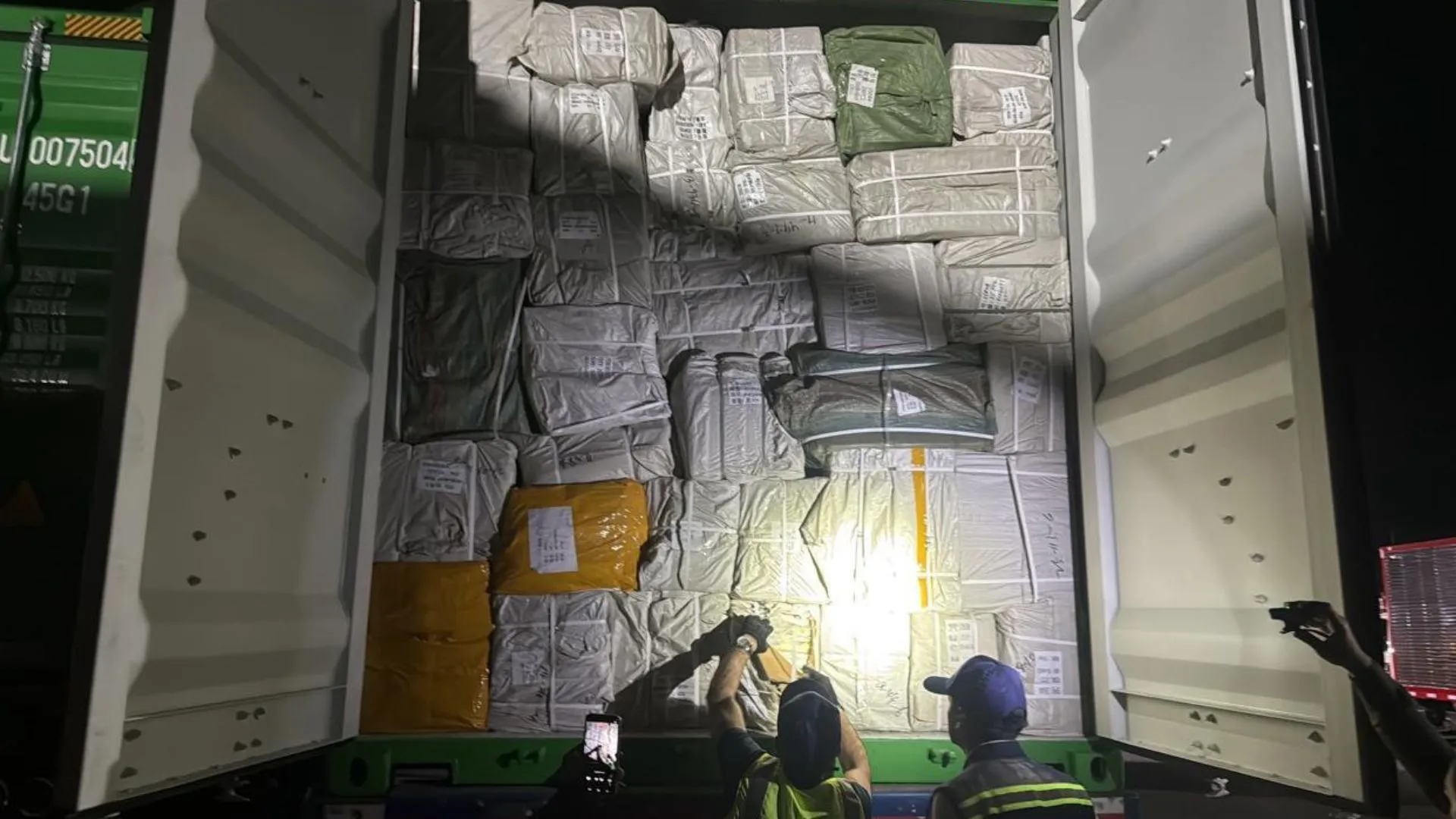 Megagolpe al contrabando en Bogotá: DIAN incauta mercancía ilegal por más de $6.650 millones