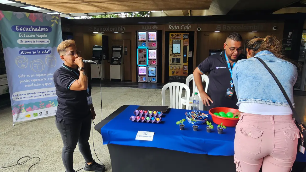 Hablar también salva vidas: inauguraron nuevo Escuchadero en la estación Niquía 3 Hablar también salva vidas: inauguraron nuevo Escuchadero en la estación Niquía