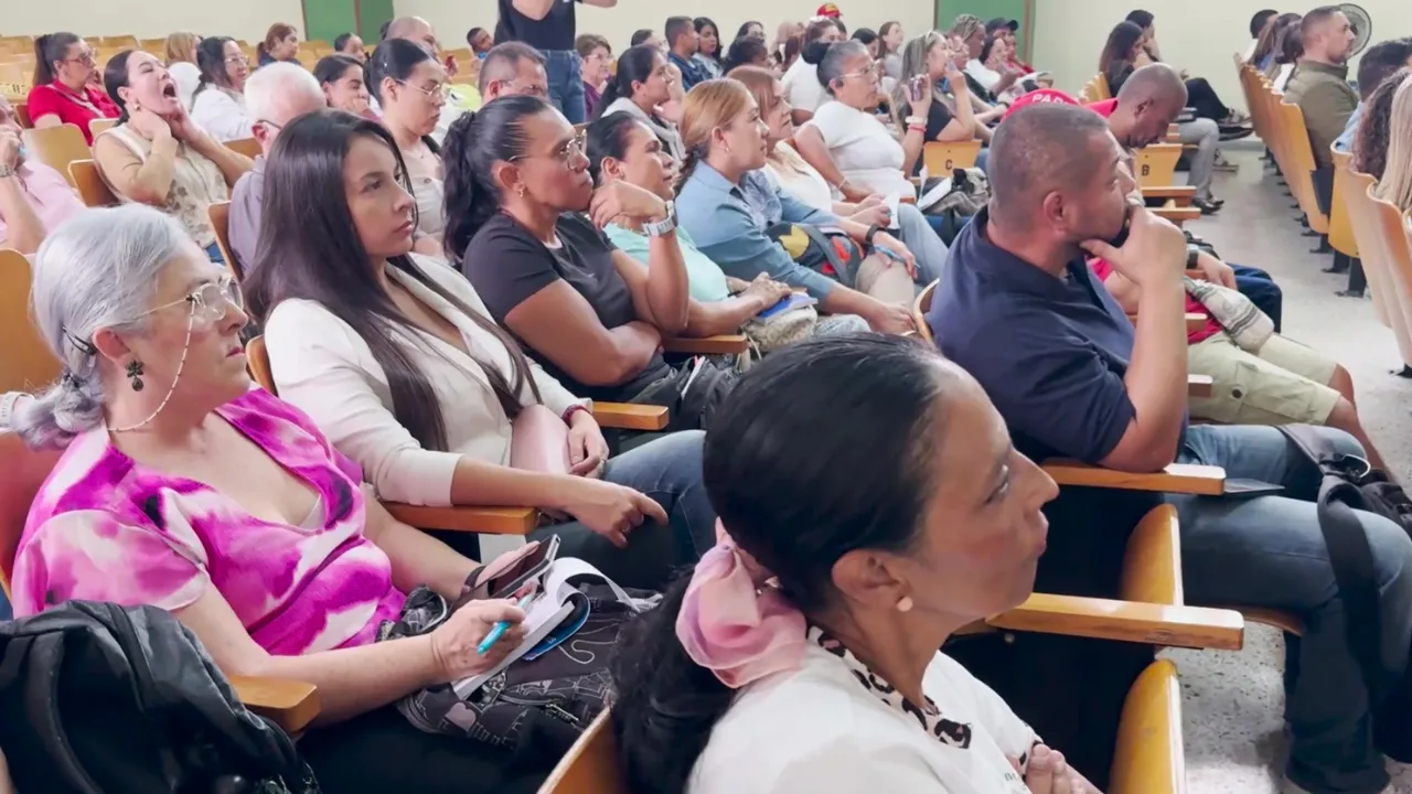¿Cómo criar a los hijos en tiempos de redes y vapeo? Bello abrió una escuela para las familias 1 ¿Cómo criar a los hijos en tiempos de redes y vapeo? Bello abrió una escuela para las familias