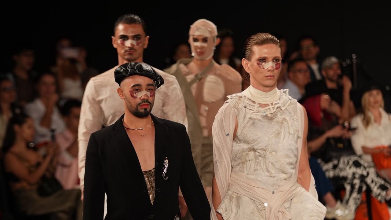 ¡Puro talento paisa! Estudiantes del Pascual Bravo brillaron en Colombiamoda con una pasarela innovadora 4 ¡Puro talento paisa! Estudiantes del Pascual Bravo brillaron en Colombiamoda con una pasarela innovadora