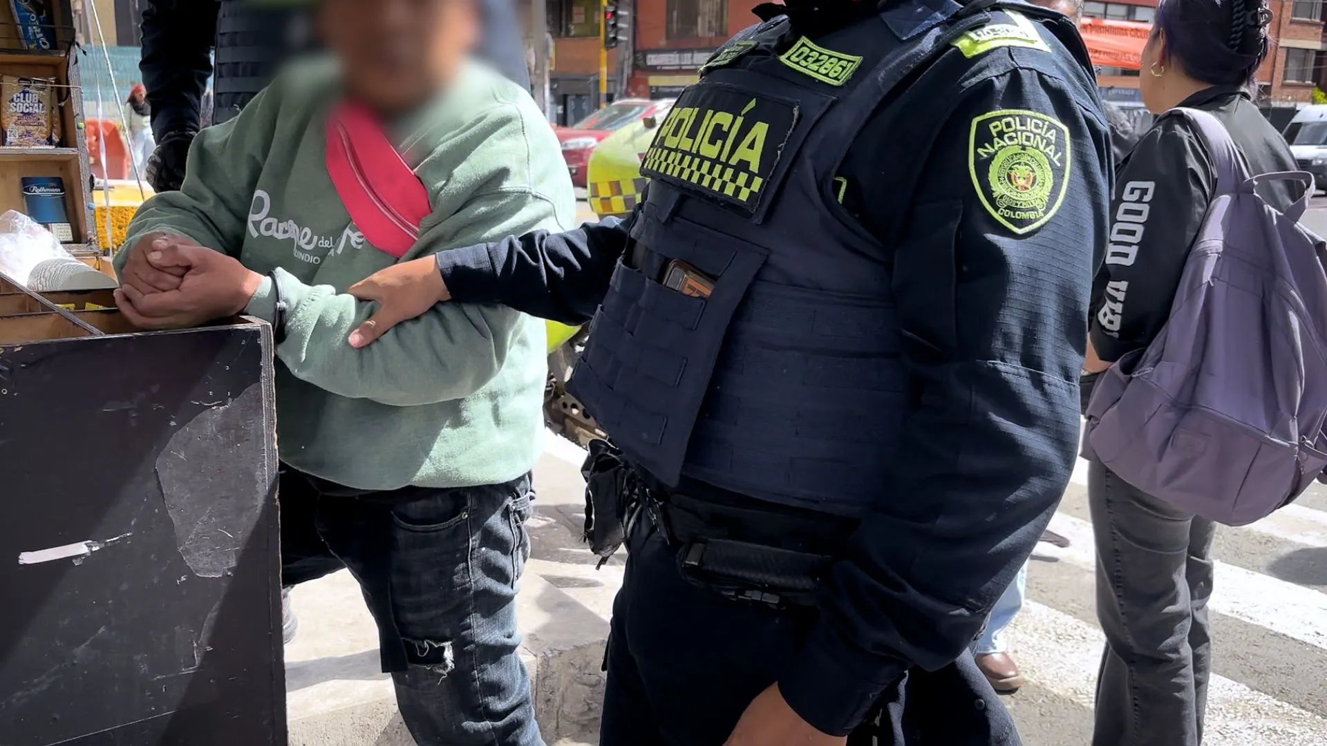 Se hacía pasar por vendedor ambulante y lo descubrieron con bazuco listo para la venta en Bogotá