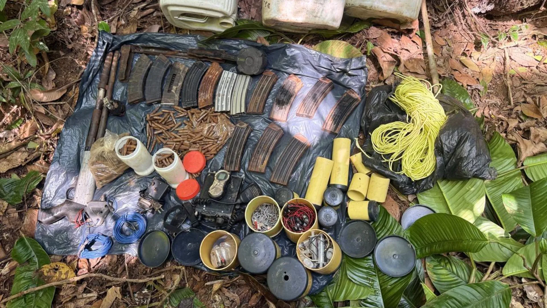 Ejército halló depósito ilegal con armas, munición y material para fabricar explosivos en Remedios 2 Ejército halló depósito ilegal con armas, munición y material para fabricar explosivos en Remedios
